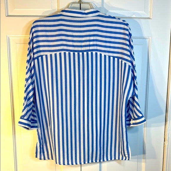 Zara Blue and White Relaxed Notched Collar Shirt - Picture 5 of 8